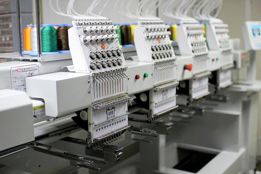 ButterFly B1204B/T Commercial Embroidery Machine Year 2017
